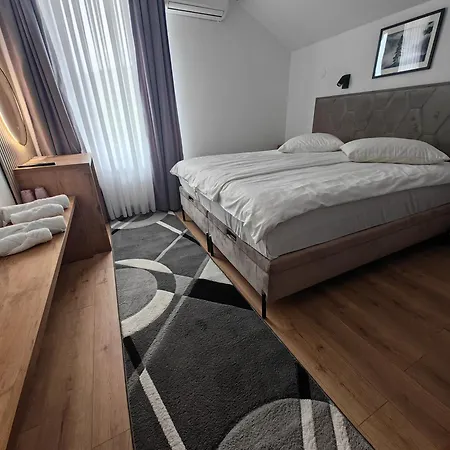 Maks Motel 2*
